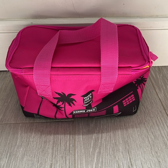 Trader Joe’s MINI insulated bag. PINK. New with tag. 2024 new release. - Picture 3 of 6